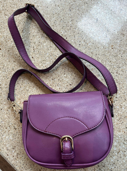 Vega Tokalı Çapraz Askılı Çanta